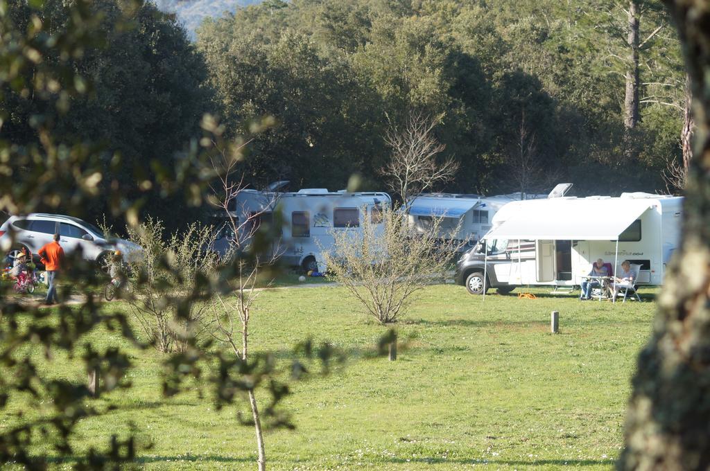 Camping Maçanet de Cabrenys المظهر الخارجي الصورة